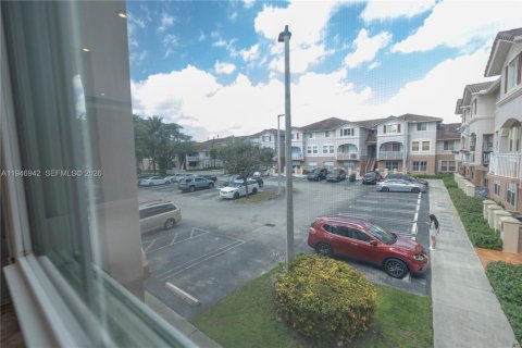 Townhouse in Miami, Florida 3 bedrooms, 126.72 sq.m. № 2003229 - photo 20