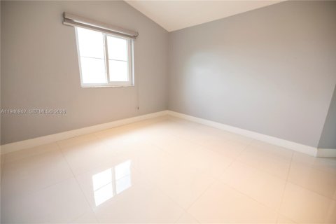 Townhouse in Miami, Florida 3 bedrooms, 126.72 sq.m. № 2003229 - photo 17