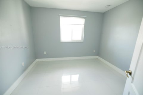 Townhouse in Miami, Florida 3 bedrooms, 126.72 sq.m. № 2003229 - photo 11