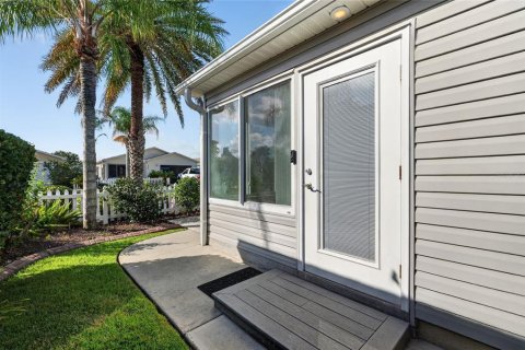 House in The Villages, Florida 2 bedrooms, 120.59 sq.m. № 2150281 - photo 3