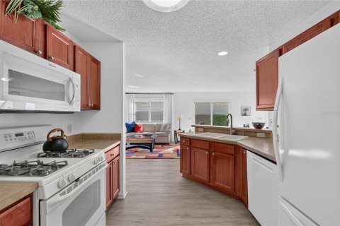 House in The Villages, Florida 2 bedrooms, 120.59 sq.m. № 2150281 - photo 24