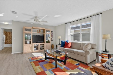 House in The Villages, Florida 2 bedrooms, 120.59 sq.m. № 2150281 - photo 16