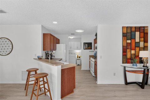 House in The Villages, Florida 2 bedrooms, 120.59 sq.m. № 2150281 - photo 22