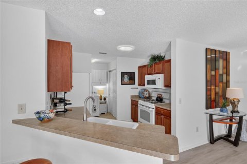House in The Villages, Florida 2 bedrooms, 120.59 sq.m. № 2150281 - photo 23