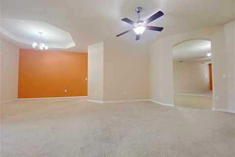 Villa ou maison à louer à Winter Haven, Floride: 4 chambres, 221.66 m2 № 2294615 - photo 5
