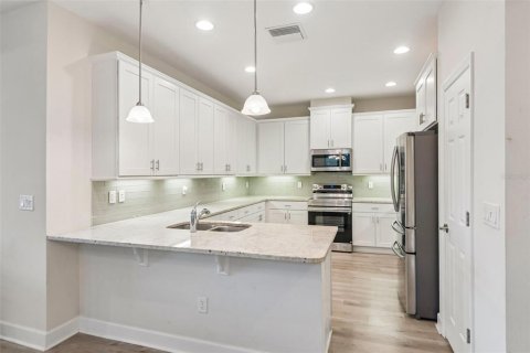 House in Sun City Center, Florida 2 bedrooms, 138.7 sq.m. № 2396340 - photo 15