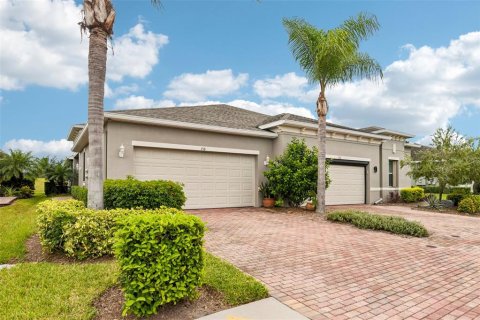 House in Sun City Center, Florida 2 bedrooms, 138.7 sq.m. № 2396340 - photo 2