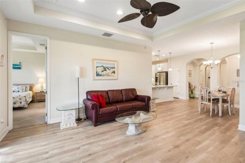 House in Sun City Center, Florida 2 bedrooms, 138.7 sq.m. № 2396340 - photo 7