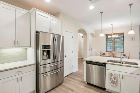 House in Sun City Center, Florida 2 bedrooms, 138.7 sq.m. № 2396340 - photo 13