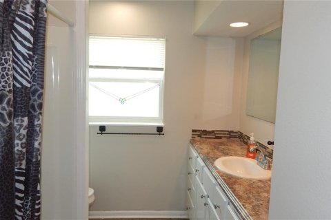 House in Dade City, Florida 3 bedrooms, 170.57 sq.m. № 1743078 - photo 15