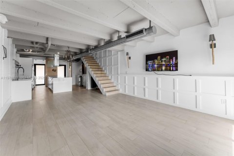 Condo in Coral Gables, Florida, 2 bedrooms  № 2042050 - photo 7