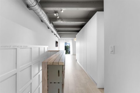 Condo in Coral Gables, Florida, 2 bedrooms  № 2042050 - photo 16