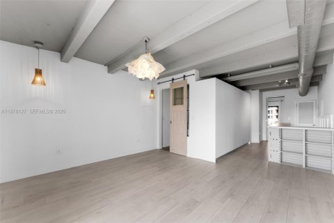 Condo in Coral Gables, Florida, 2 bedrooms  № 2042050 - photo 18