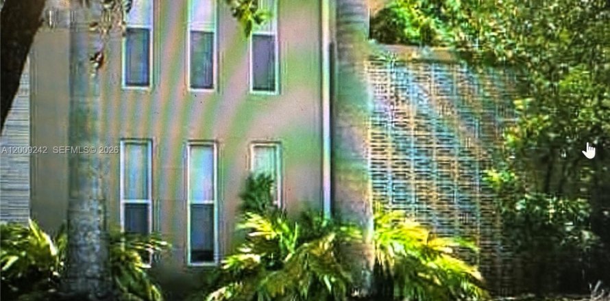 Condo in South Miami, Florida, 1 bedroom № 2072377