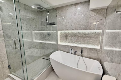 Снять в аренду кондоминиум в Майами-Бич, Флорида 2 спальни, 141.21м2, № 2079402 - фото 30