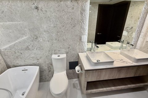Снять в аренду кондоминиум в Майами-Бич, Флорида 2 спальни, 141.21м2, № 2079402 - фото 28