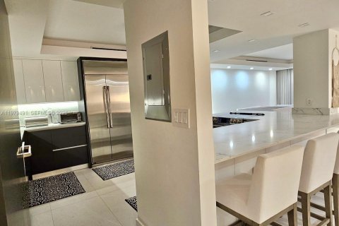Снять в аренду кондоминиум в Майами-Бич, Флорида 2 спальни, 141.21м2, № 2079402 - фото 18