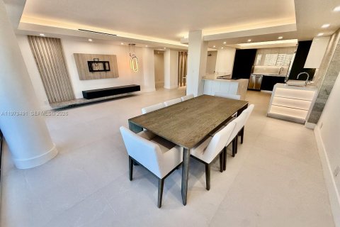 Снять в аренду кондоминиум в Майами-Бич, Флорида 2 спальни, 141.21м2, № 2079402 - фото 5