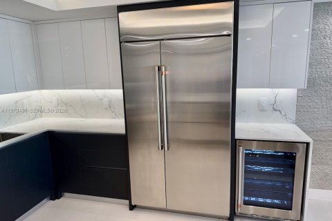 Снять в аренду кондоминиум в Майами-Бич, Флорида 2 спальни, 141.21м2, № 2079402 - фото 9