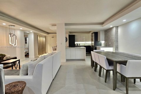 Снять в аренду кондоминиум в Майами-Бич, Флорида 2 спальни, 141.21м2, № 2079402 - фото 12