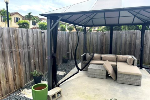 Townhouse in Homestead, Florida 3 bedrooms, 130.81 sq.m. № 1967743 - photo 8