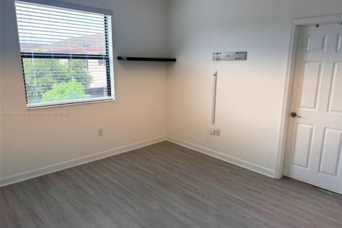 Townhouse in Homestead, Florida 3 bedrooms, 130.81 sq.m. № 1967743 - photo 17