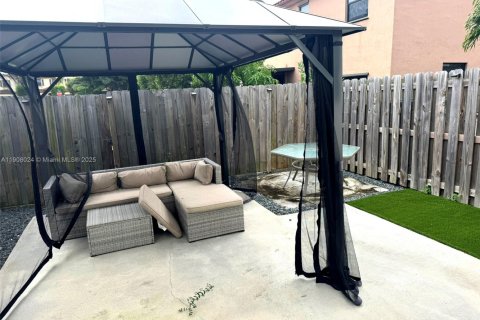 Townhouse in Homestead, Florida 3 bedrooms, 130.81 sq.m. № 1967743 - photo 7