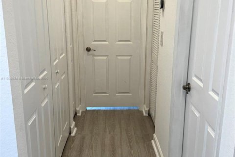 Townhouse in Homestead, Florida 3 bedrooms, 130.81 sq.m. № 1967743 - photo 11