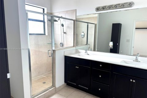 Townhouse in Homestead, Florida 3 bedrooms, 130.81 sq.m. № 1967743 - photo 18