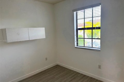 Townhouse in Homestead, Florida 3 bedrooms, 130.81 sq.m. № 1967743 - photo 14