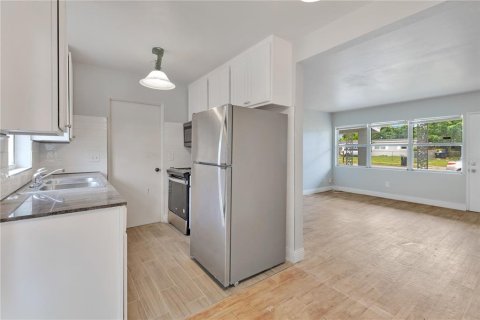 House in Orlando, Florida 3 bedrooms, 88.63 sq.m. № 2218203 - photo 14