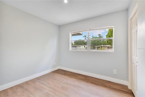 House in Orlando, Florida 3 bedrooms, 88.63 sq.m. № 2218203 - photo 10