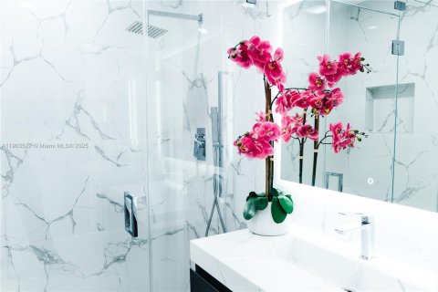 Купить виллу или дом в Майами, Флорида 5 спален, 304.63м2, № 1955720 - фото 29