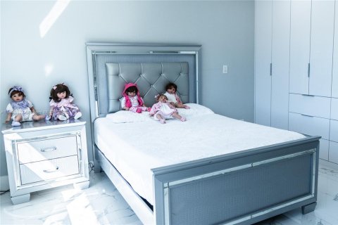 Купить виллу или дом в Майами, Флорида 5 спален, 304.63м2, № 1955720 - фото 30