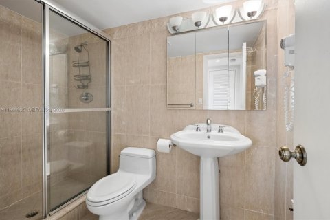 Купить кондоминиум в Майами-Бич, Флорида 2 спальни, 113.81м2, № 2057669 - фото 18