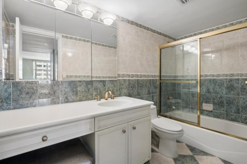 Купить кондоминиум в Майами-Бич, Флорида 2 спальни, 113.81м2, № 2057669 - фото 16