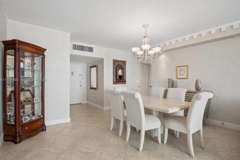 Купить кондоминиум в Майами-Бич, Флорида 2 спальни, 113.81м2, № 2057669 - фото 11