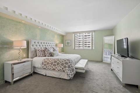 Купить кондоминиум в Майами-Бич, Флорида 2 спальни, 113.81м2, № 2057669 - фото 15