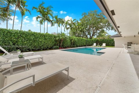 House in Miami, Florida 5 bedrooms, 311.87 sq.m. № 2060320 - photo 24