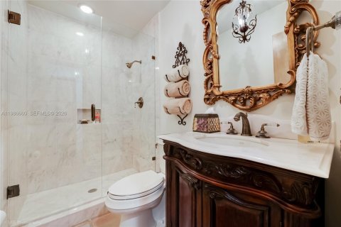 House in Miami, Florida 5 bedrooms, 311.87 sq.m. № 2060320 - photo 12