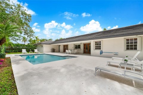 House in Miami, Florida 5 bedrooms, 311.87 sq.m. № 2060320 - photo 25
