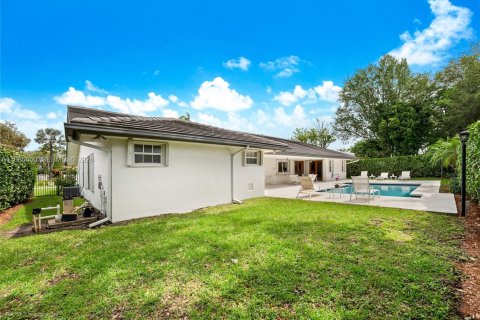 House in Miami, Florida 5 bedrooms, 311.87 sq.m. № 2060320 - photo 27