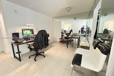 Copropriété à louer à Sunny Isles Beach, Floride: 1 chambre, 71.26 m2 № 2076444 - photo 11