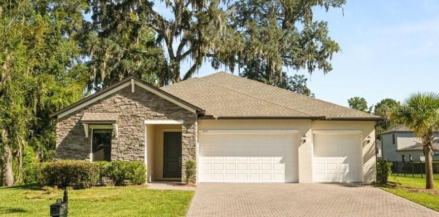 House in Ocala, Florida 4 bedrooms, 246.38 sq.m. № 1875990