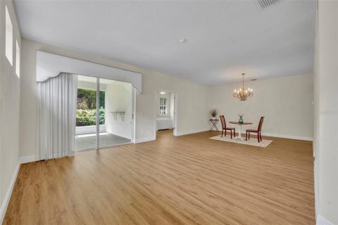 House in Winter Springs, Florida 3 bedrooms, 164.07 sq.m. № 1829737 - photo 4