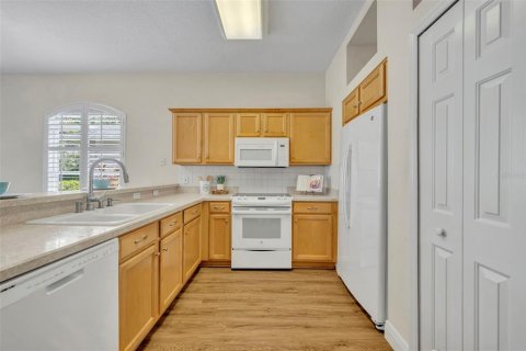 House in Winter Springs, Florida 3 bedrooms, 164.07 sq.m. № 1829737 - photo 12