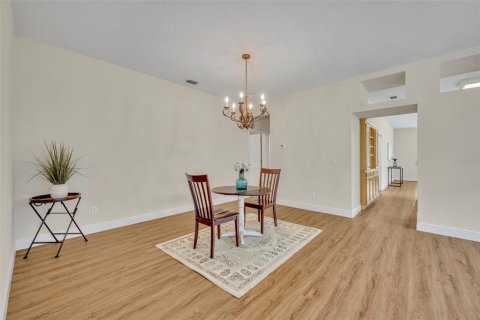 House in Winter Springs, Florida 3 bedrooms, 164.07 sq.m. № 1829737 - photo 10