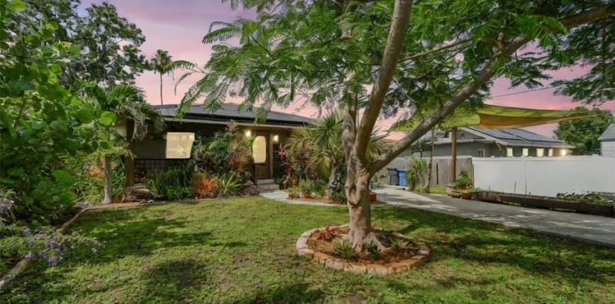Casa en Saint Petersburg, Florida 3 dormitorios, 113.34 m2 № 1829576