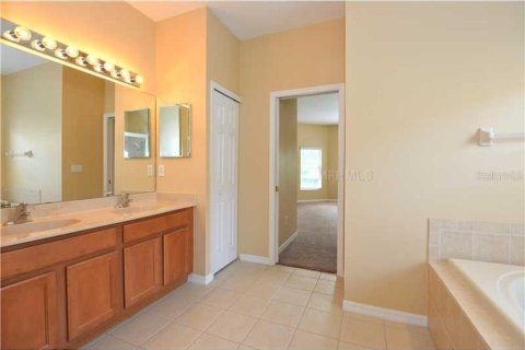 Casa en alquiler en Land O' Lakes, Florida, 3 dormitorios, 189.71 m2 № 1919760 - foto 6
