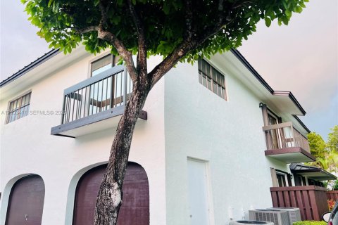 Снять в аренду кондоминиум в Майами, Флорида 3 спальни, 125.51м2, № 2407169 - фото 13